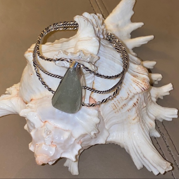 Green Amazonite handcrafted statement cuff - Picture 2 of 4